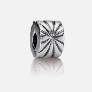 Pandora Sunburst Clip